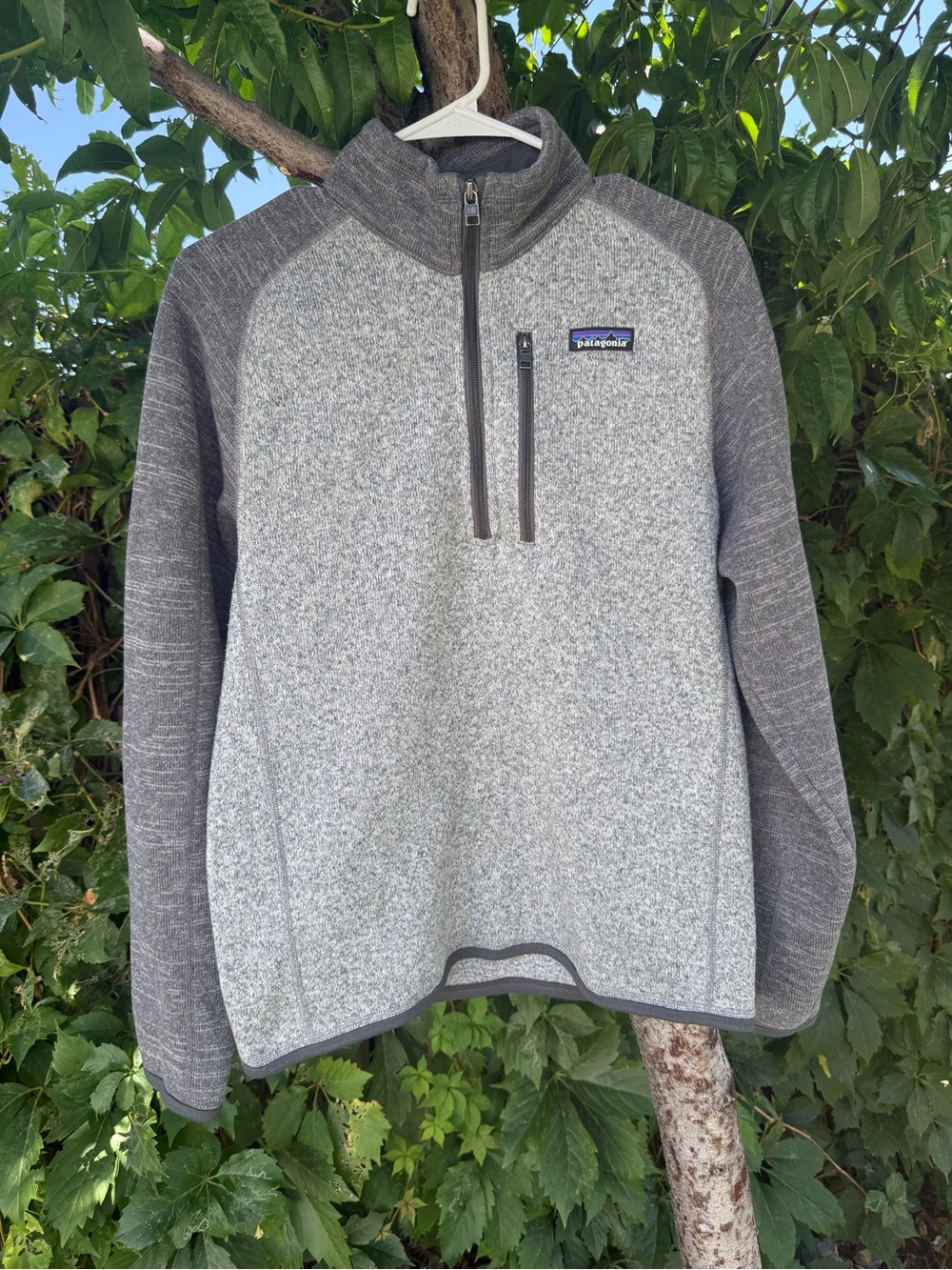 Patagonia Men's Light Gray and Dark Gray Half-Zip Fleece Pullover